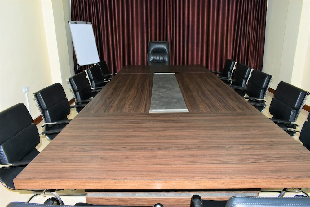 Фото Empolos Hotel Limited