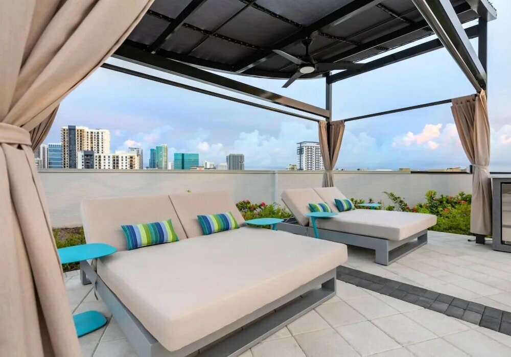 Фото Motif by Moderno