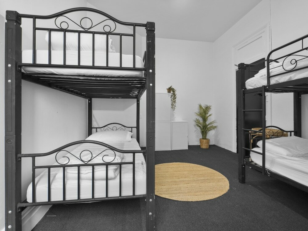 Фото Venus Potts Point - Hostel - Women only