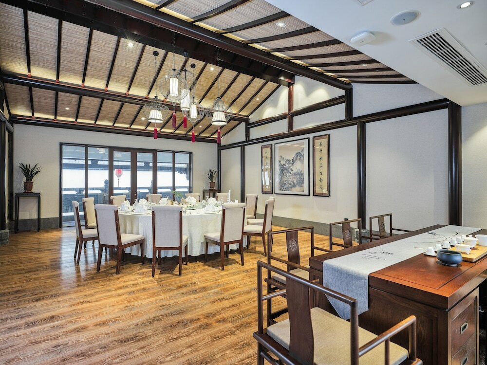 Фото San Po Hotel