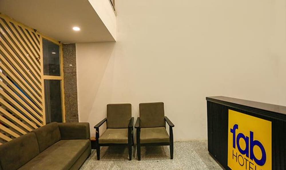 Фото Fabhotel F9 Paschim Vihar