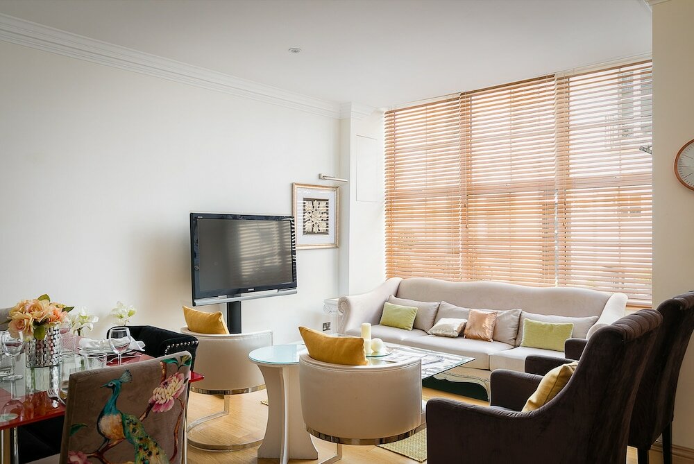 Фото Luxury 5-bedroom Villa With Parking and Ac