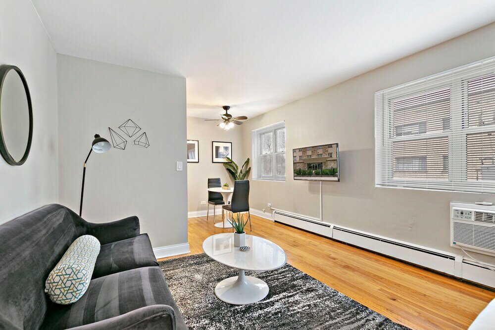 Фото Studio in the Heart of Lakeview