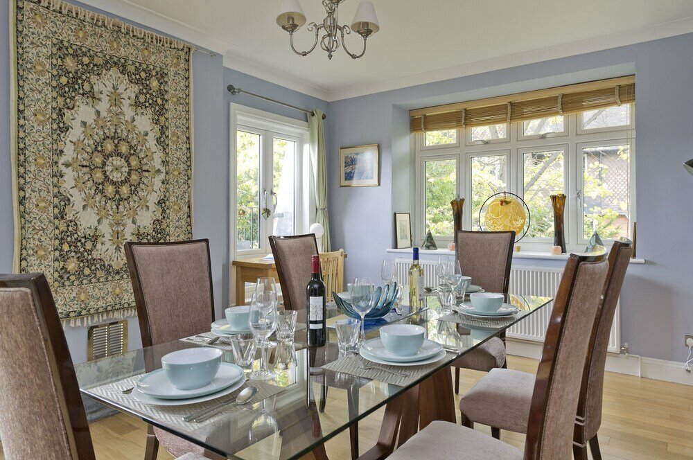 Фото Delightful Apartment in Prime Location Near Hampstead Heath by Underthedoormat