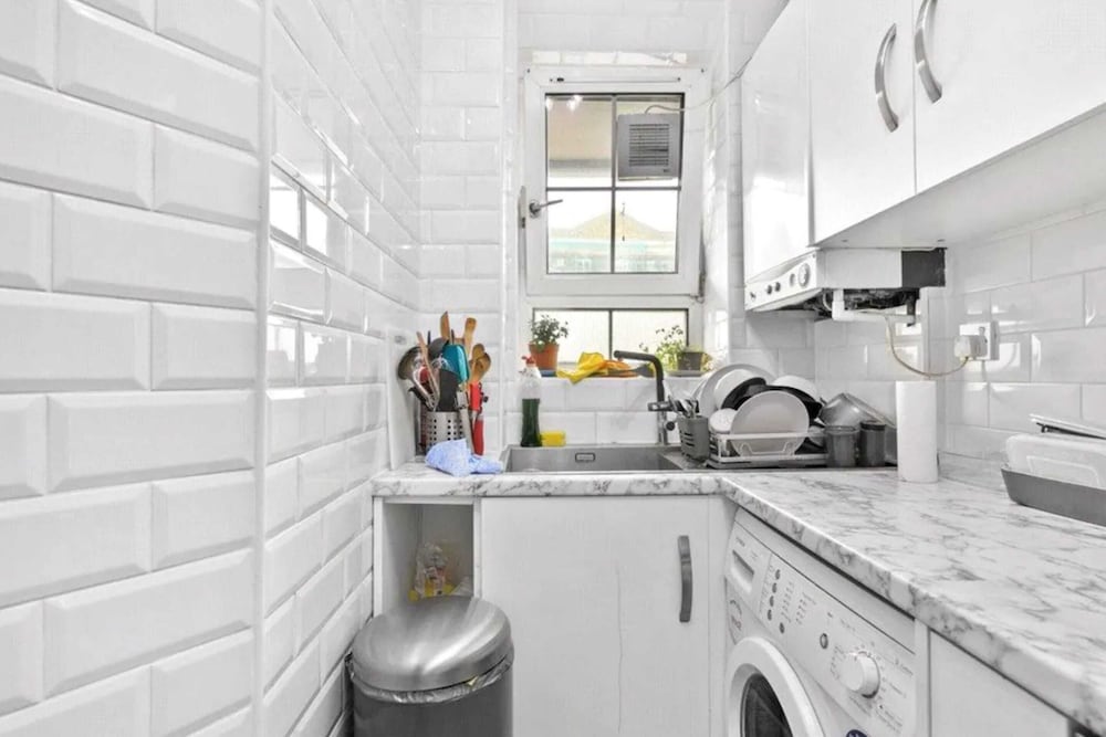 Фото Spacious 4 Bedroom Apartment in Bethnal Green