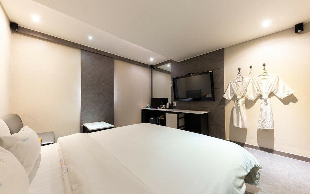 Фото Daejeon Yuseong SPA Tower