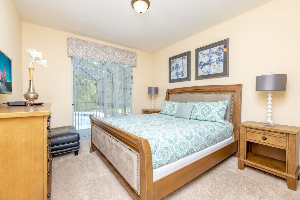 Фото Newly Remodeled 1 story - 5 Bed 5 Bath with Pvt Pool SPA And Game Room