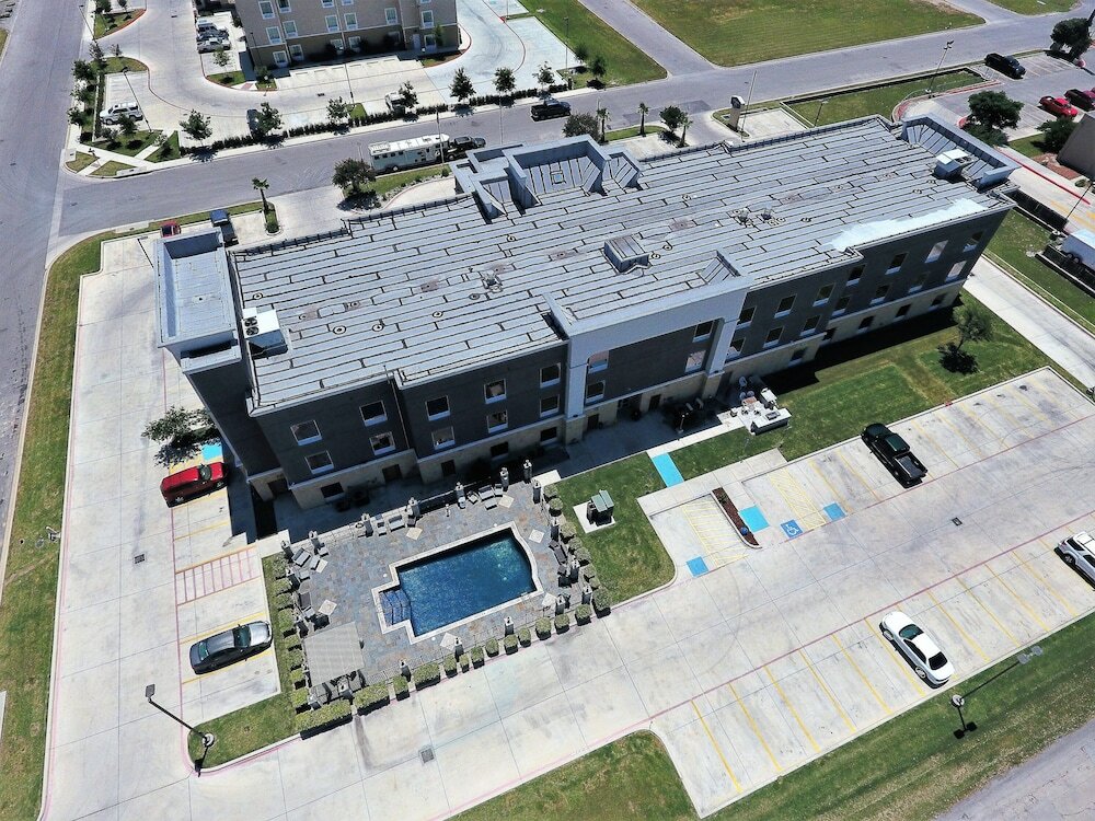 Фото Hampton Inn Seguin