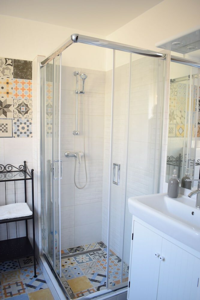 Фото Diamond Astoria 5 sun-lit apartment