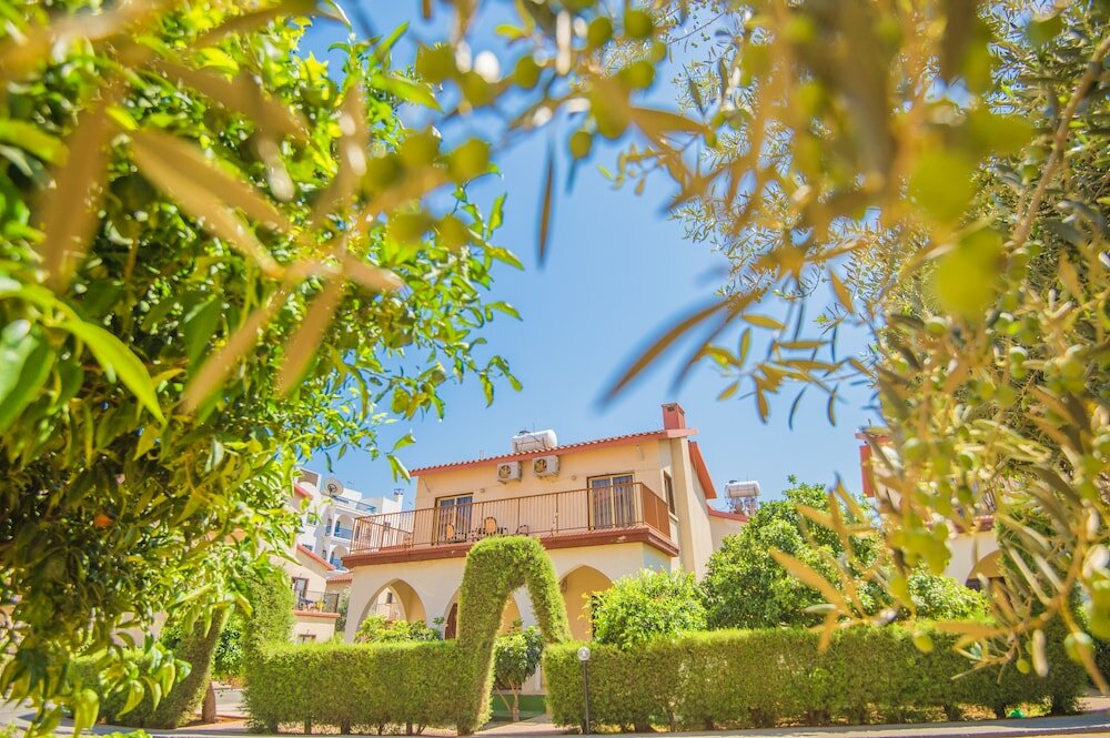 Фото Windmills Hotel Apartments