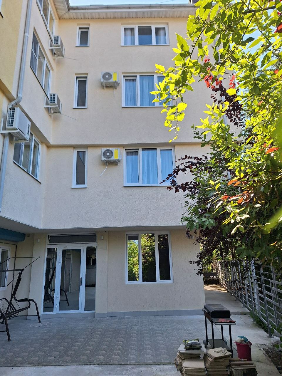 Фото отеля 1