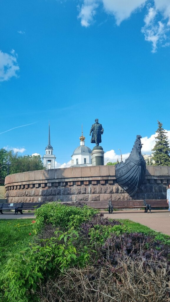 Monument, memorial Afanasy Nikitin, Tver, photo