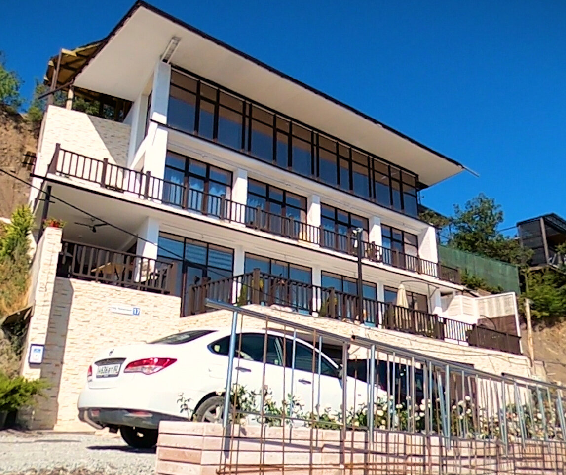 Фото отеля 1