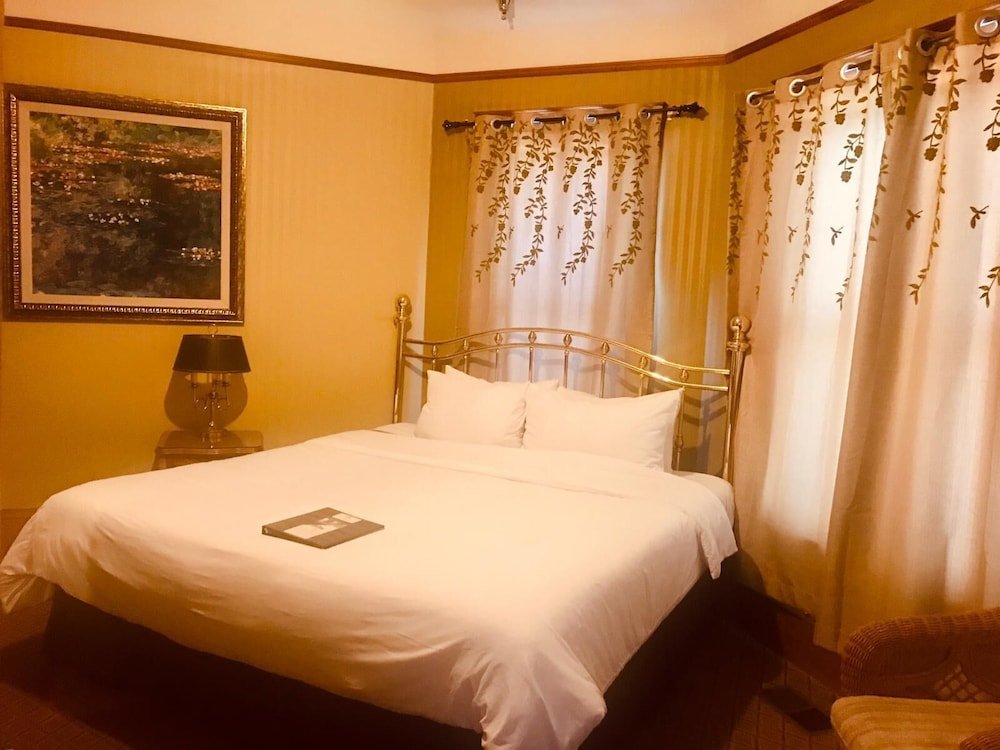 Фото Pacific Grove Inn