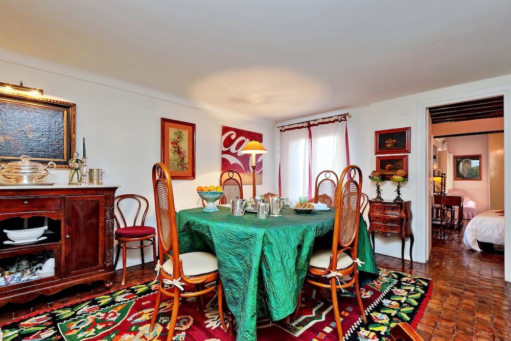 Фото Giubbonari Suites