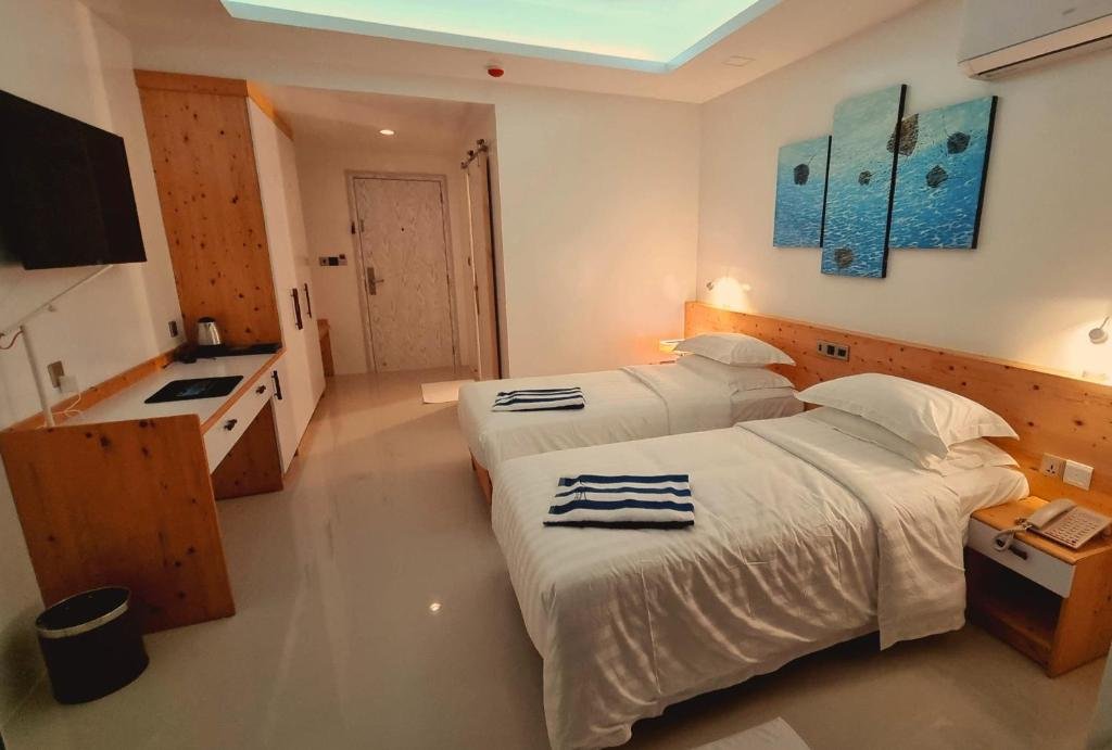 Фото Luau Beach Inn