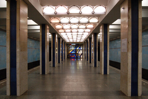 Poshtova Ploscha metro station (Kyiv, Volodymyrskyi Descent), metro istasyonu  Kiev'den