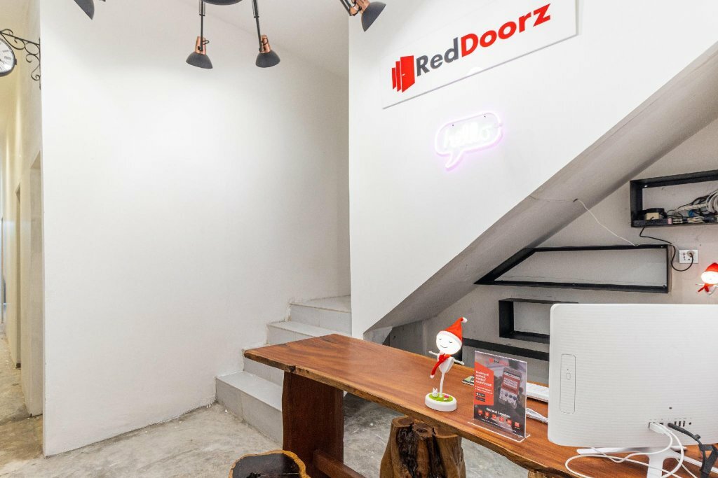 Hotel RedDoorz Plus At Mitrotel Medan, Medan, photo