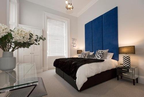 Фото The Lane Apartment