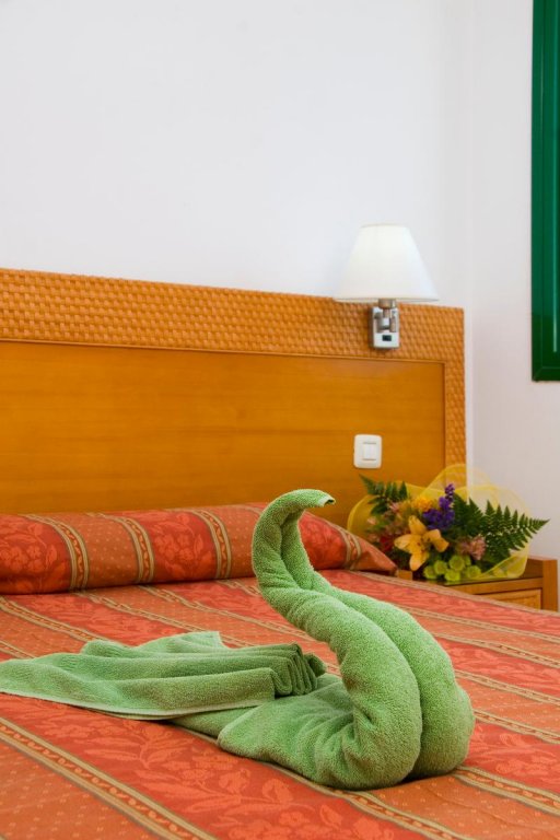 Фото Aparthotel Esquinzo Y Monte Del Mar