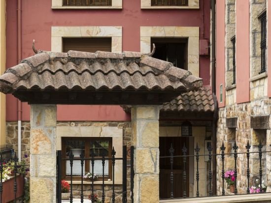 Фото Apartamentos la Regoria