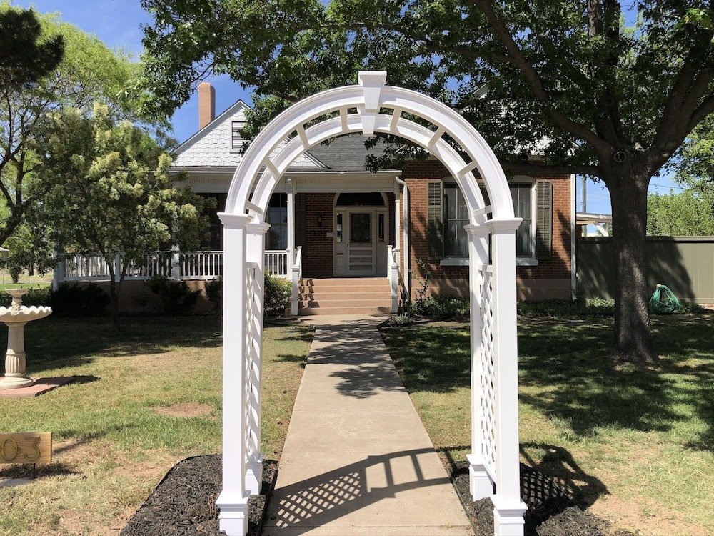 Фото Alpine Bed and Breakfast