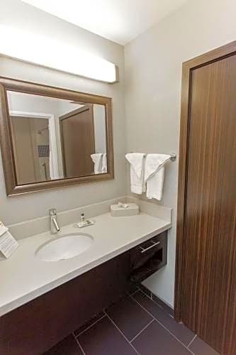 Фото Staybridge Suites Bowling Green, an Ihg Hotel