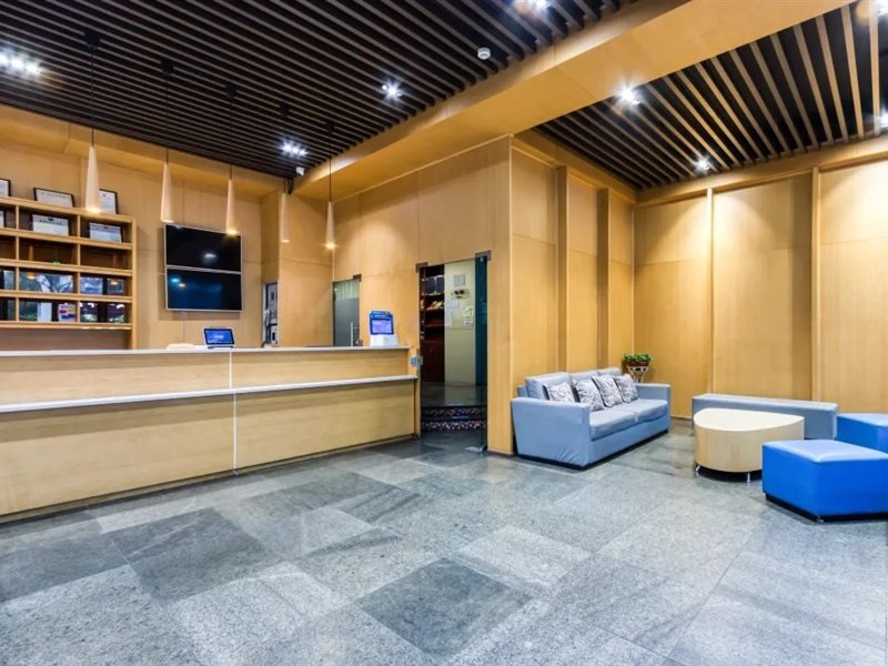 Фото Holiday Inn Hangzhou City Center