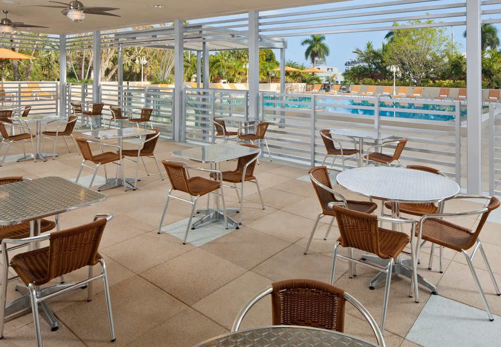 Фото Courtyard Miami Coconut Grove