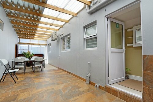 Гостиница Camdene Guesthouse and sc apartments в Кейптауне