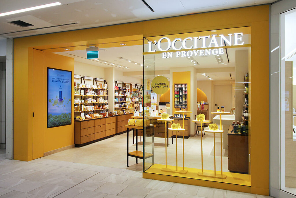 Perfume and cosmetics shop L'occitane EN Provence, Montreal, photo