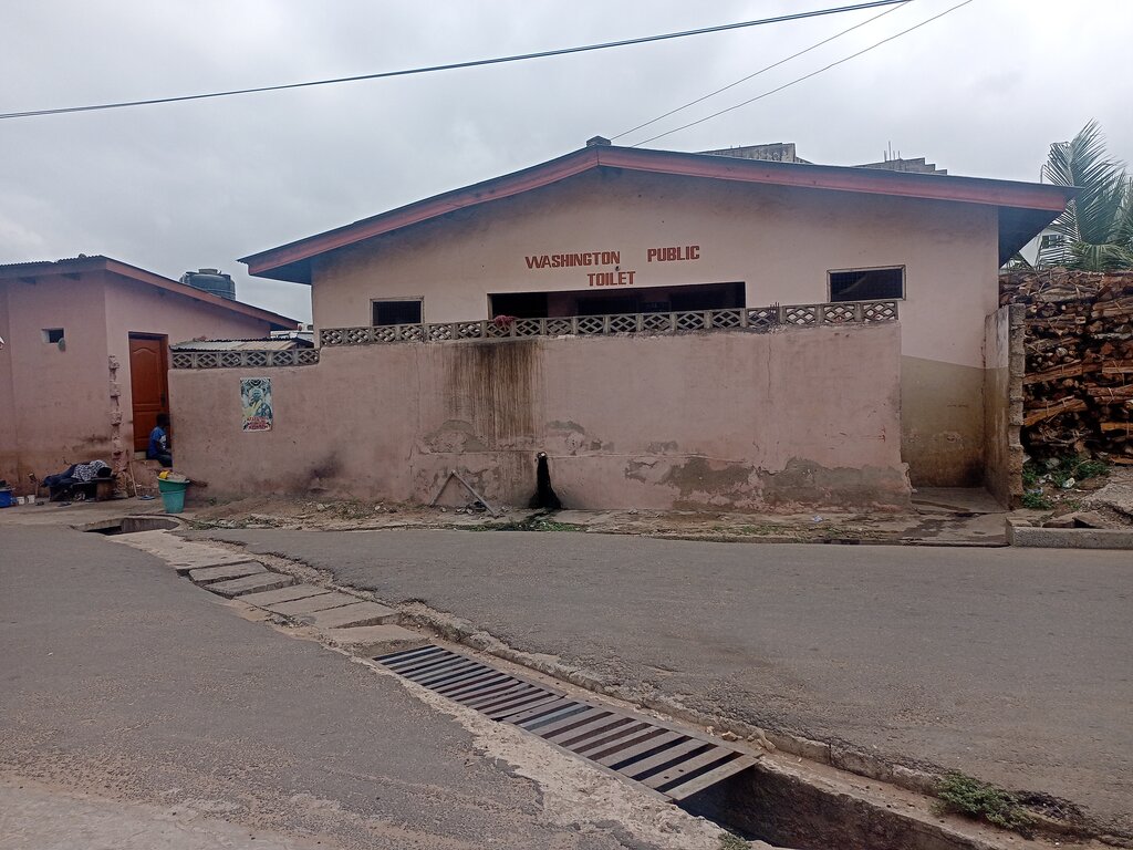 Toilet The Washington public toilet, Accra, photo