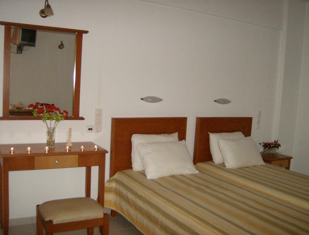 Фото Sunshine Studios & Apartments