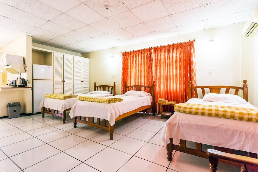 Фото Sundeck Suites