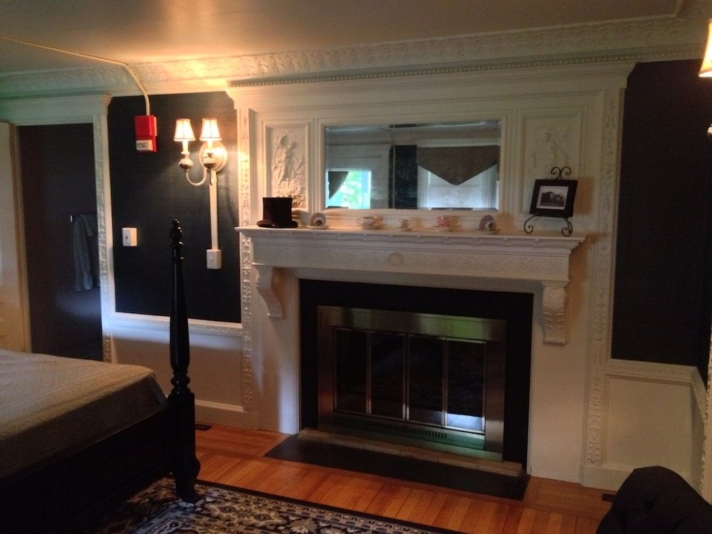 Фото Safford Mills Inn