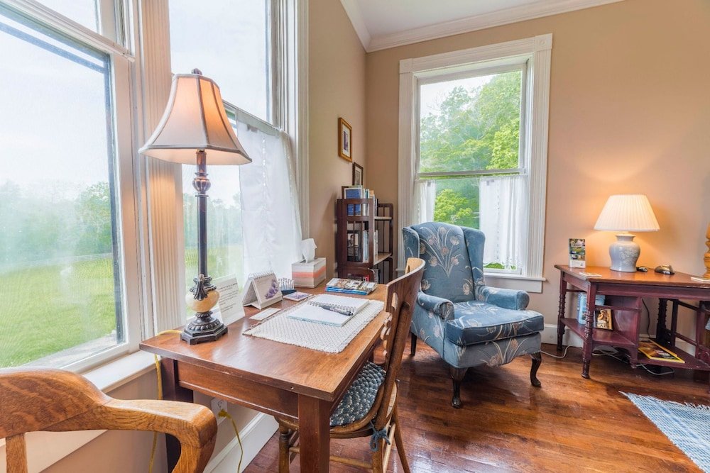 Фото Blue Heron B&b and Retreat Center