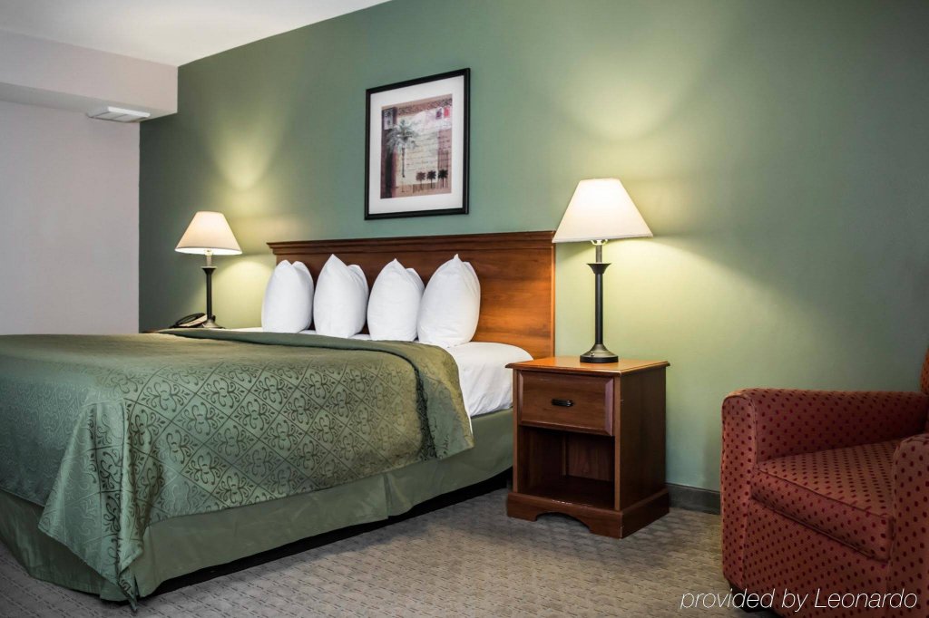 Фото Quality Inn & Suites Near Fairgrounds Ybor City