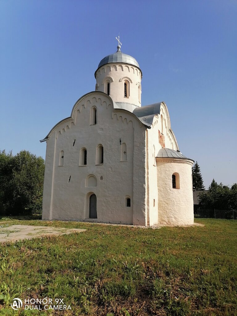 Orthodox church Church of St. Nicholas the Wonderworker on Lipna, Novgorod Oblast, photo