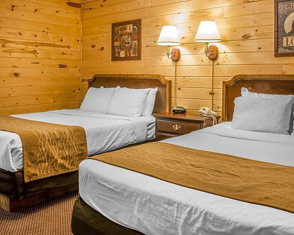 Фото Cabins of Mackinaw