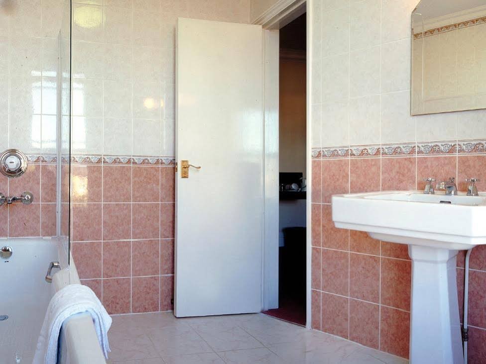 Фото Ashley Hotel