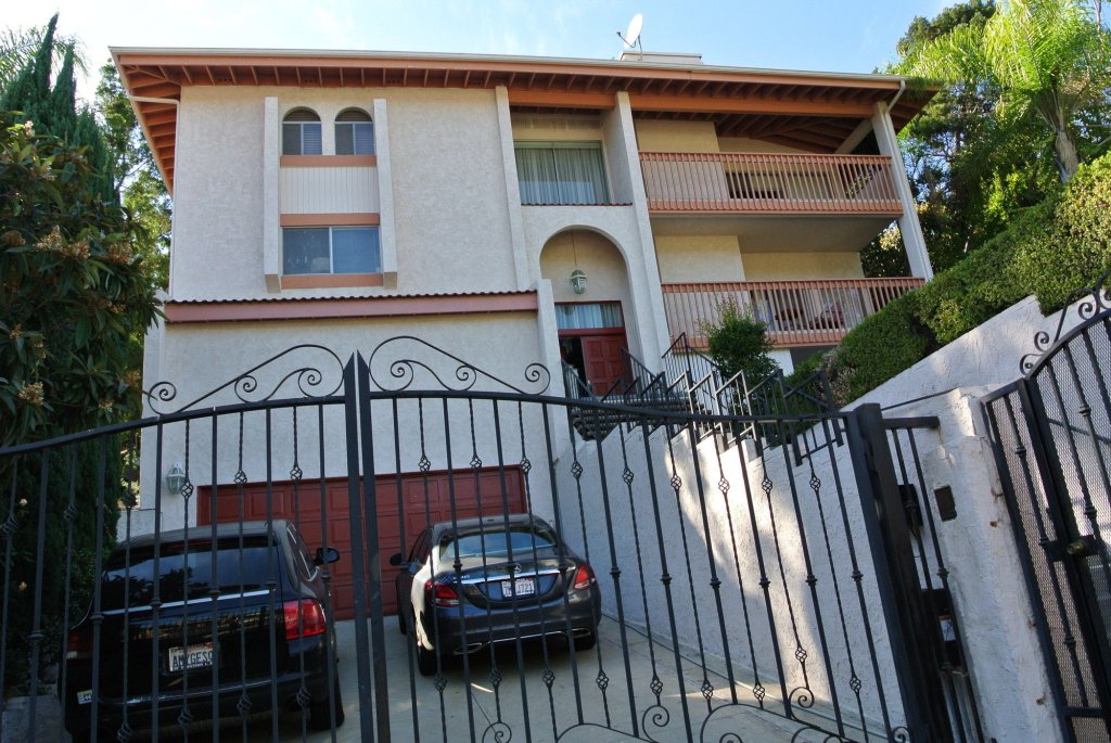 Фото Mini Mansion in Hollywood Hills