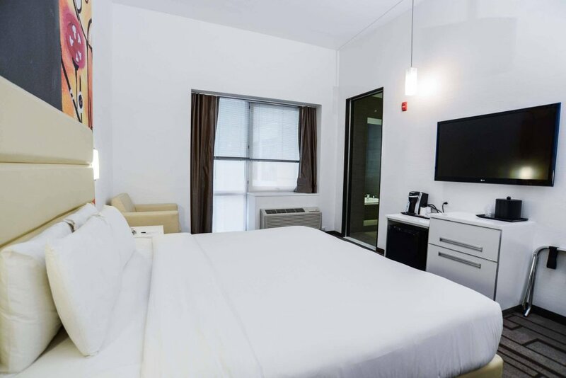 Гостиница Hotel De Point в Нью-Йорке