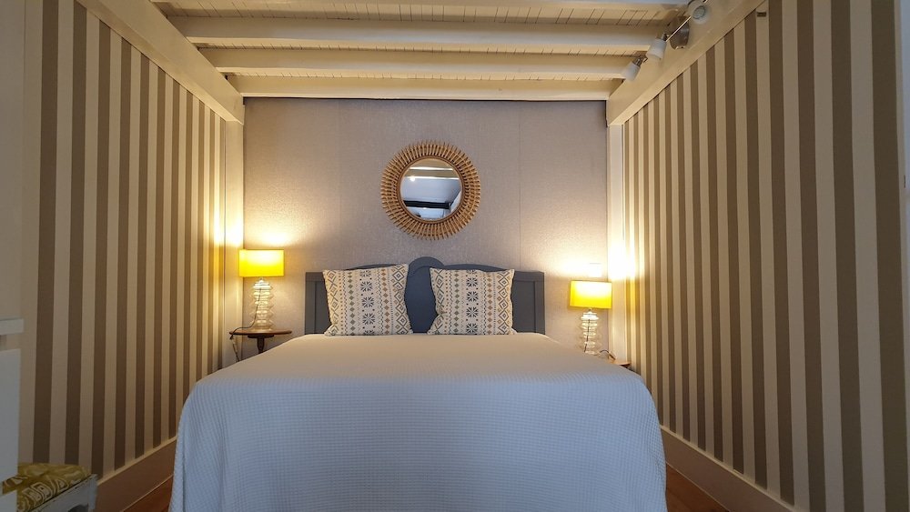 Фото Studios with Mezzanine Rua da Moeda