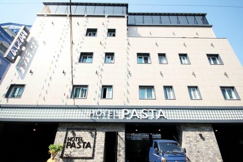 Гостиница Jinhae Pasta Hotel в Чханвоне