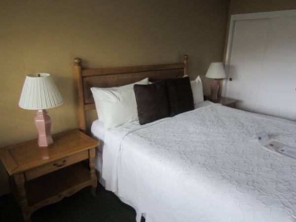 Фото Candle Light Inn