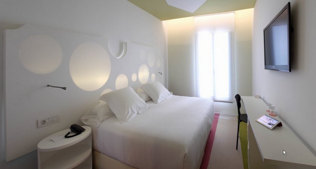 Фото Room Mate Pau