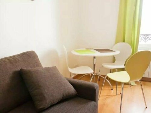 Гостиница Résidence Hôtel Les Joséphines в Нантере