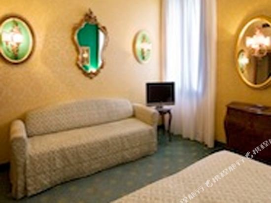 Фото Hotel Amadeus