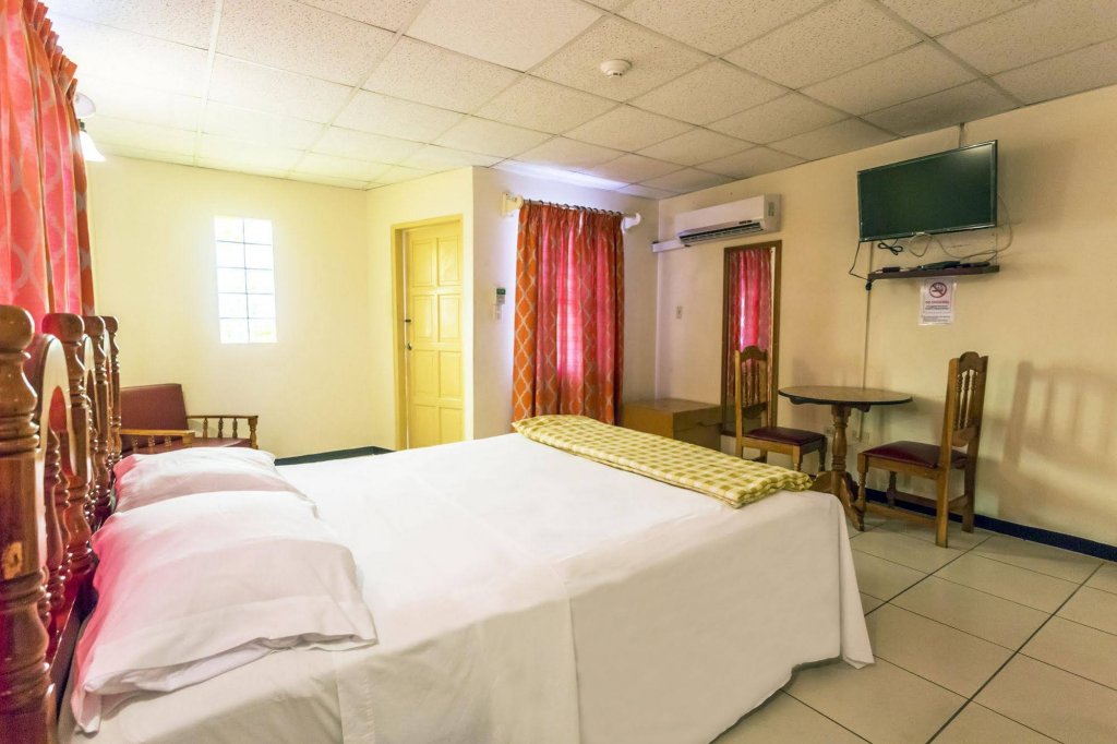 Фото Sundeck Suites