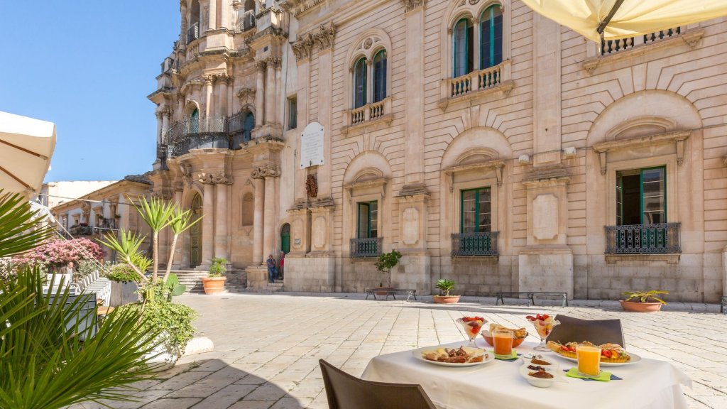 Фото Palazzo Montalbano